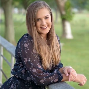 Meet your Posher, Isabella